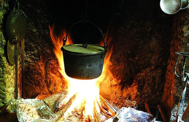 Conte a la vora del foc